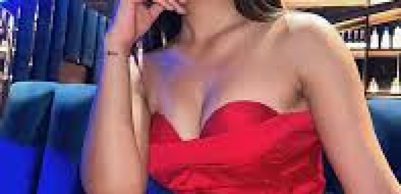 Curvy Patna Aunty – Experienced & Loving